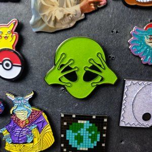 Classic Alien Face Pin. Glows In The Dark! (Heady UFO Roswell New Mexico Fun)